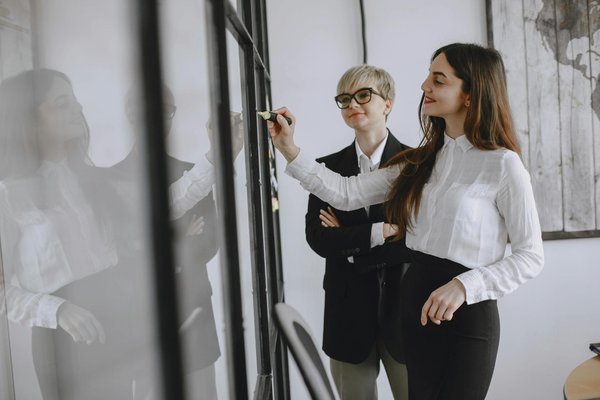 What are the Upcoming Trends in UK Business Marketing for 2024?